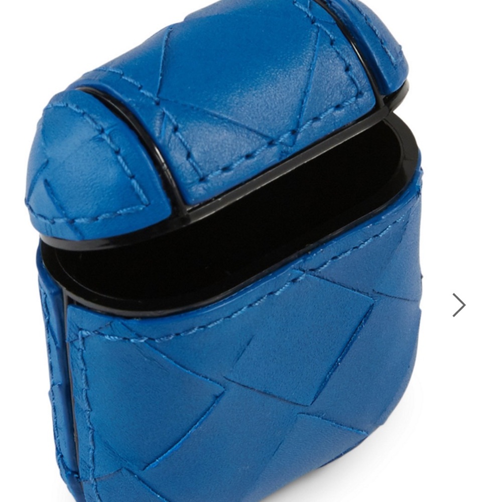 Bottega Veneta Intrecciato Leather AirPod Case - Picture 2 of 7